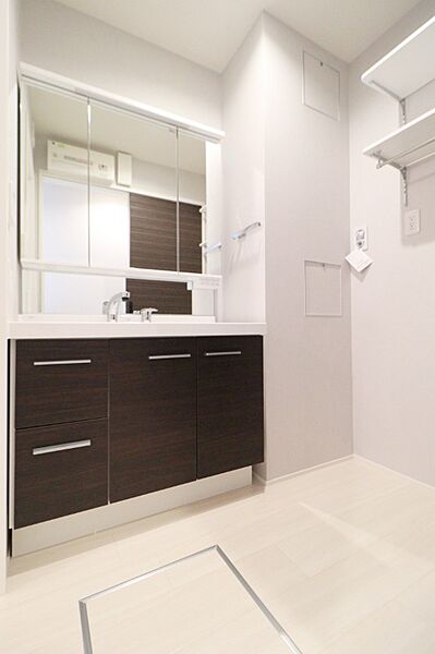 apartment 栃木県宇都宮市陽東３丁目２７－３　ウィスタリア１F
