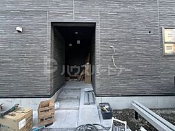 17 / 28