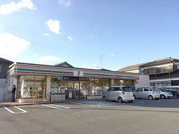 画像13:セブンイレブン長府侍町店(245m)