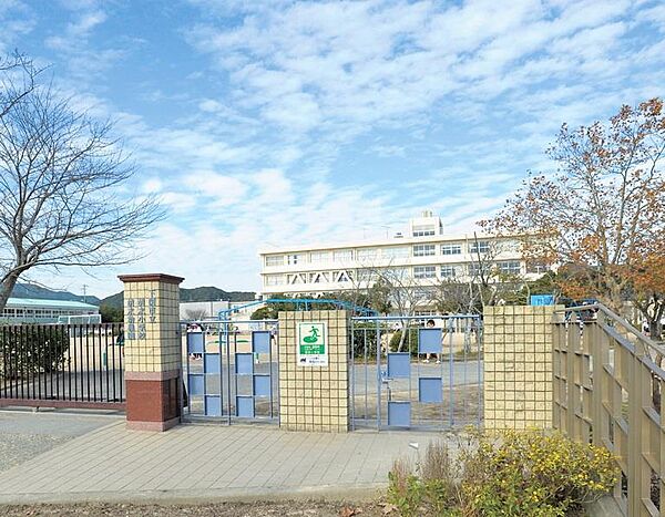 画像20:下関市立清末小学校(947m)