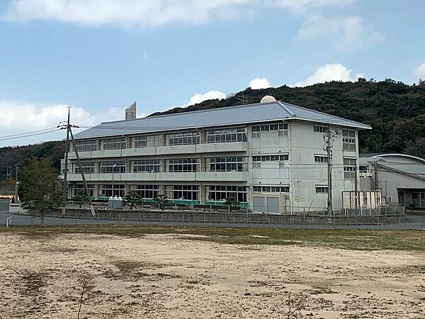 画像24:下関市立川棚小学校(874m)