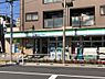 周辺：【コンビニエンスストア】ファミリーマート 志村駅前通り店まで590ｍ