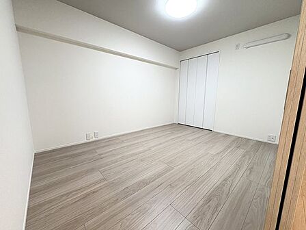 プライベート空間もゆったり過ごせる全居室6帖以上の広さ:洋室約6.2帖