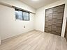 子供部屋：小さめの部屋だからこそ，落ち着いた集中環境をつくりやすく，学習や在宅ワークにもぴったり：洋室約4.9帖