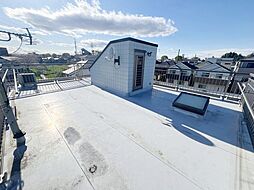 屋上付きの住まいで，空とつながる暮らしを