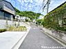外観：【前面道路】前面道路は道幅も広くゆとりがある為、お車の運転が苦手な方も安心ですね