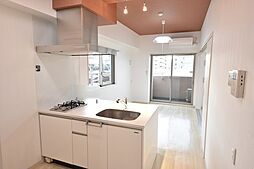 スカイガーデン春日町 602号室 6階1LDKのリビング/ダイニング