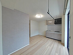 Gravity (グラヴィティ) 102号室 1階ワンルームのリビング/ダイニング