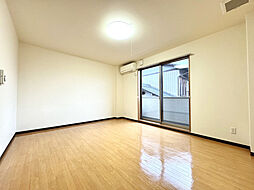 ガレージライフ高松東 202号室 2階1Kのリビング/ダイニング