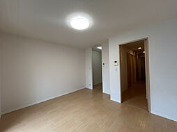 グランドメゾン栗原西 102号室 1階2DKのリビング/ダイニング