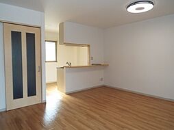 バンガーデン 202号室 2階1LDKのリビング/ダイニング