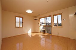 ソレーユガーデンＢ棟 203号室 2階2LDKのリビング/ダイニング