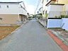 外観：前面道路