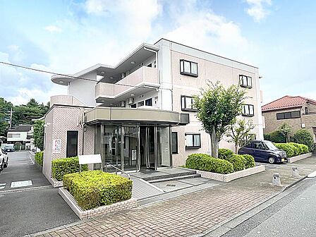 子育て環境にはぴったりな落ち着いた雰囲気の閑静な住宅地。3階建低層マンション、開放感ある角部屋!!