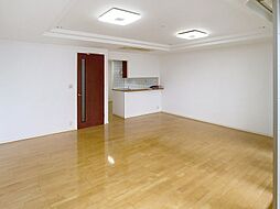 JR大阪環状線 桃谷駅 徒歩9分の賃貸マンション 8階2LDKのリビング/ダイニング