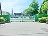 周辺：【鈴鹿幼稚園】　自然が溢れている雰囲気の幼稚園です。送迎バスもあります。
