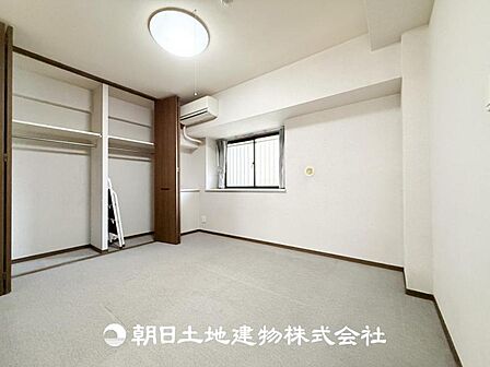 【寝室 (約6.5帖)】