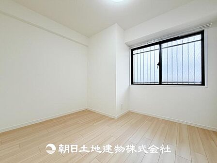 【洋室 (約5帖)】子供部屋にピッタリなお部屋です♪