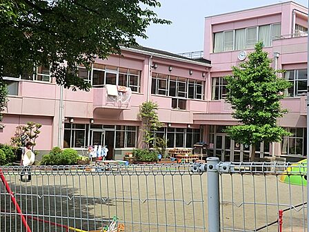 【さくらい幼稚園】　豊かな自然に囲まれた幼稚園で子供たちものびのび育ちます。
