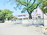 周辺：【座間幼稚園】　お寺にある幼稚園で園庭はとても広いので充分のびのびと走り回れます。体育館もあり体操の時間などもあります。