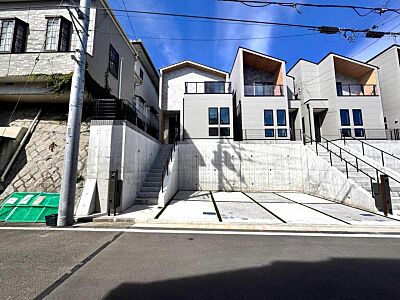 外観:開放感があり日当りも良好です!目の前に広がる開放感とゆとり。暮らしの夢を育む住まいがここにあります! 外観:開放感があり日当りも良好です!目の前に広がる開放感とゆとり。暮らしの夢を育む住まいがここにあります!