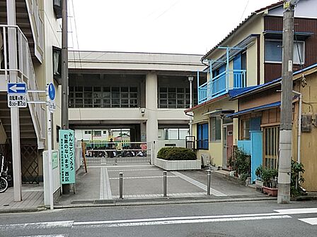 横浜市立平沼小学校まで約780m