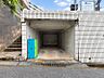 駐車場：雨や風からお車を守れて、スタッドレスタイヤや工具、ＢＢＱ道具などの置き場としてもご利用いただけます。