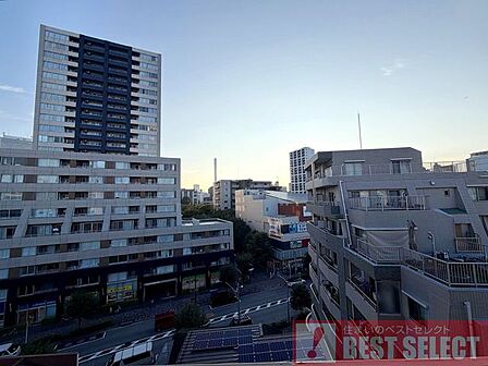 ■9階建て8階部分、日当たり＆眺望良好です