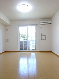 プリマクラッセ 102 1階ワンルームのリビング/ダイニング