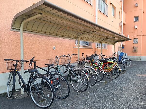 画像18:★敷地内に自転車駐輪場を完備しています。★