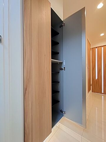 玄関 ドミール五番町 9階/-