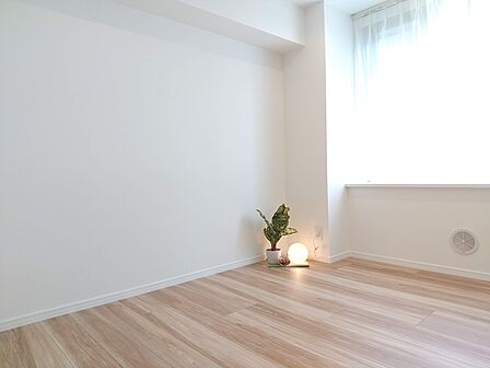 家具を配置しやすいシンプルな間取りです。子ども部屋や、テレワークスペースとしてもお使いいただけます。 