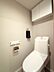 トイレ：清潔で快適な温水洗浄機能付トイレです。シンプルで使い勝手がよく、お掃除も楽チンです。 