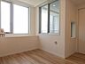 リビング/ダイニング：白を基調とした明るいお部屋です。どんな家具とも合わせられます。 
