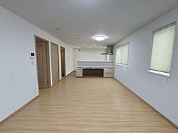 下阪本2丁目　中古戸建 3LDKのリビング/ダイニング