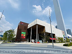 ららテラス　HARUMI　FLAGまで約100m　スーパーや生活雑貨店、各種クリニック等のる複合施設を徒歩2分でご利用頂けます。