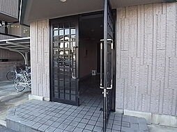 4 / 8