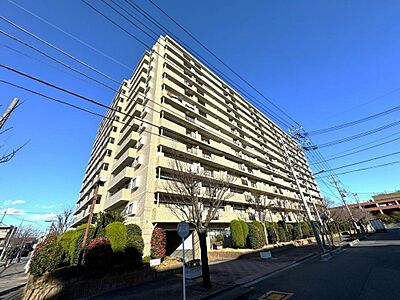 外観：「ララガーデン川口」まで徒歩3分！お買い物に便利な住環境です！