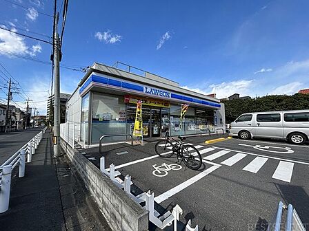 ローソン蕨一本杉通店 140m