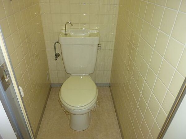 画像17:洋式トイレ