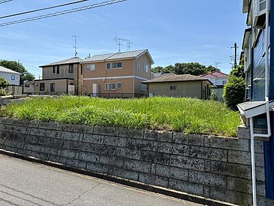 外観:約51坪の高台整形地。 外観:約51坪の高台整形地。