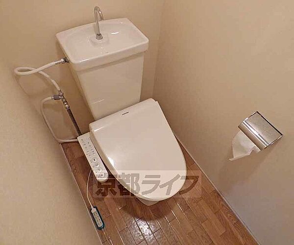 画像7:ウォッシュレット機能付きのトイレです。