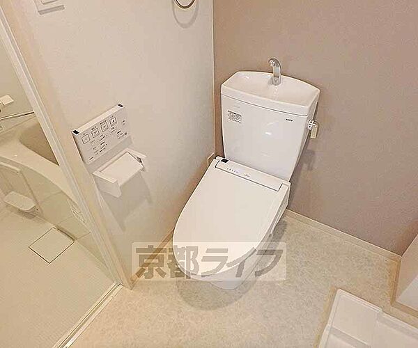 画像8:清潔感のあるトイレです。