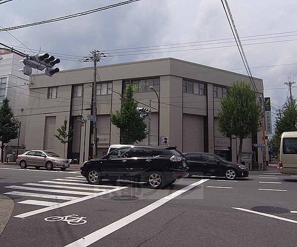 画像16:三井住友銀行 円町支店まで450m 円町の交差点の角にございます