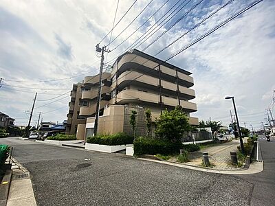 外観：せんげん台駅まで徒歩13分。この距離だと、運動不足も少し解消されるかも。 