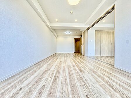 開放的なこの空間がお客様をお出迎えします。ＬＤＫは16．5帖。 