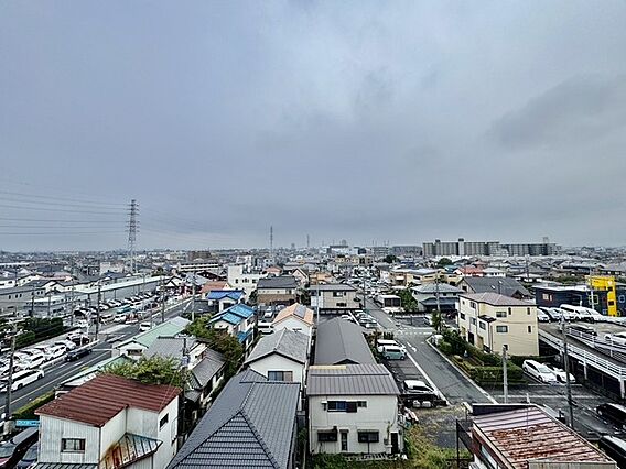 前面の住まいと...