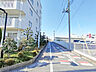 外観：前面道路