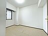 子供部屋：各居室には収納がついています。 