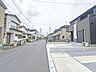 外観：駐車が苦手な方にも嬉しい、前面6ｍ道路に面した住まい。 